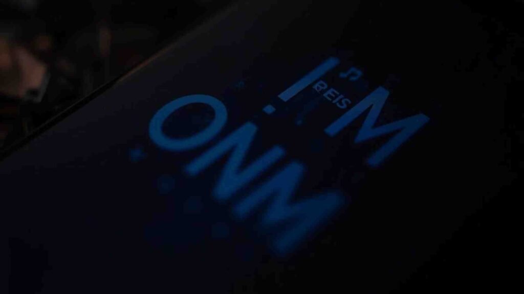 Examples of what does onm mean in text in Conversation